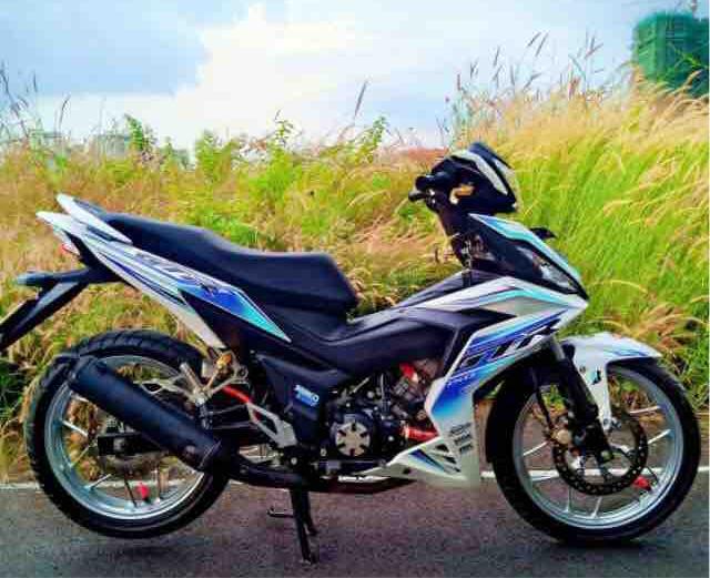 Tem rời winner GTR trắng xanh
