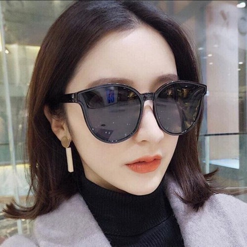 Mắt kính nam nữ chữ V thời trang (Đen)