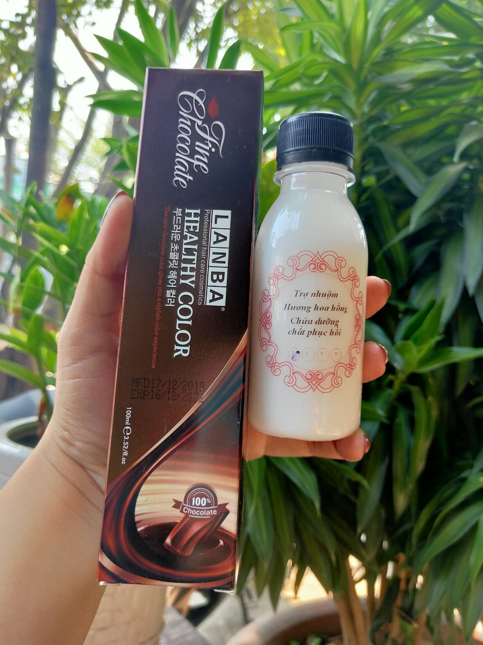 Thuốc nhuộm tóc màu nâu đỏ cherry (kèm oxi và găng tay)