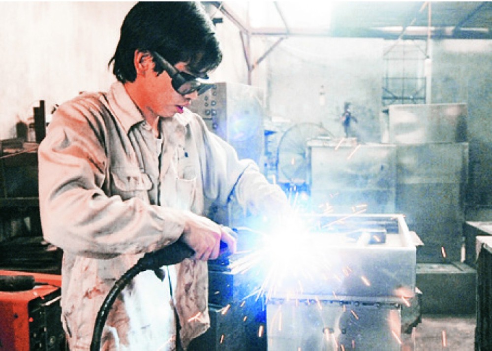 Kính bảo hộ màu đen đài loan