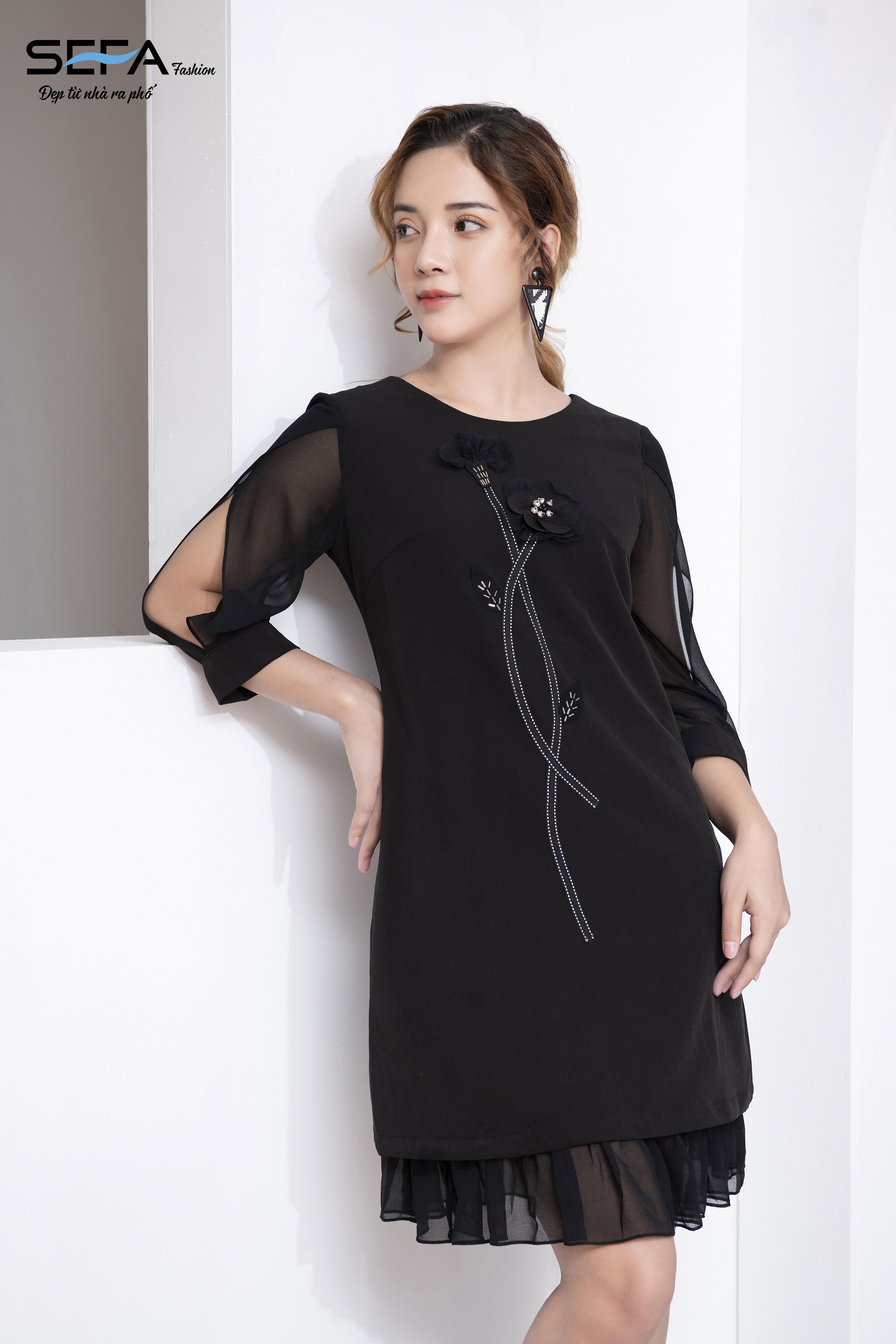 Đầm suông thêu túi phối tay lưới SEFA