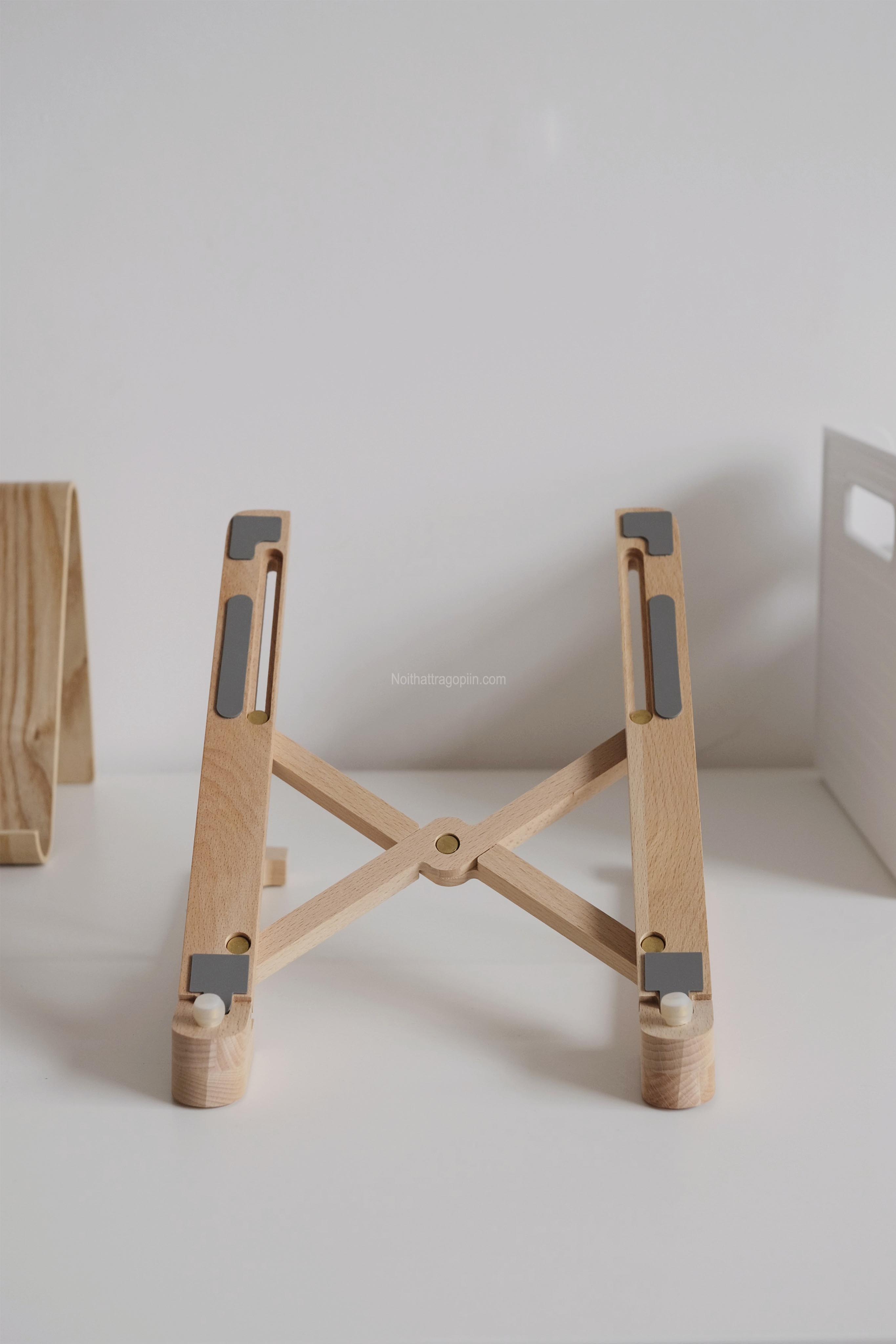 Giá đỡ máy tính 02 có thể gấp gọn
