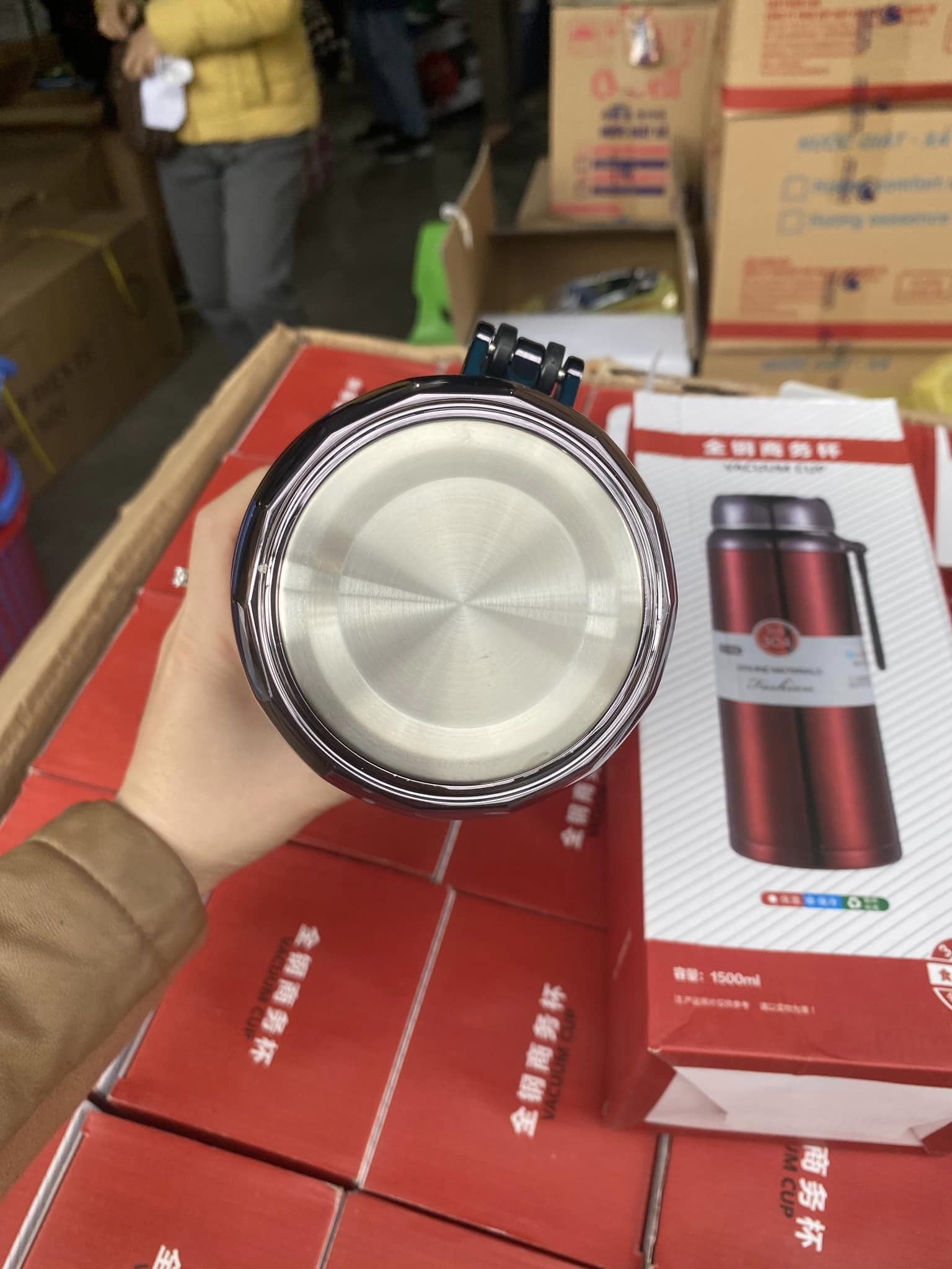 Bình giữ nhiệt 1500ml vỏ đỏ mẫu mới 2022