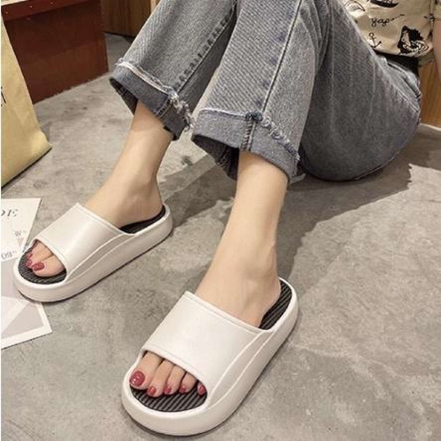 [HCM] Dép Bánh Mì Nữ Độn Đế Chất Siêu Nhẹ