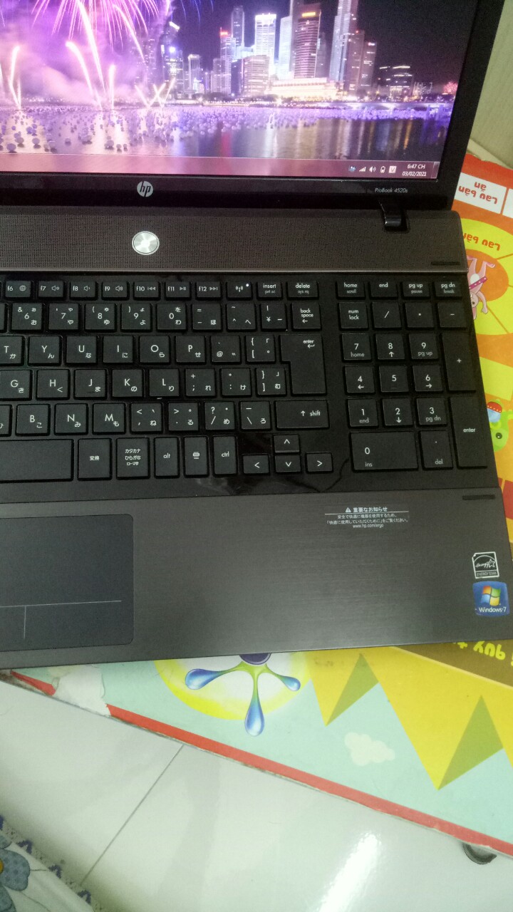 laptop HP i3 THẾ HỆ 1