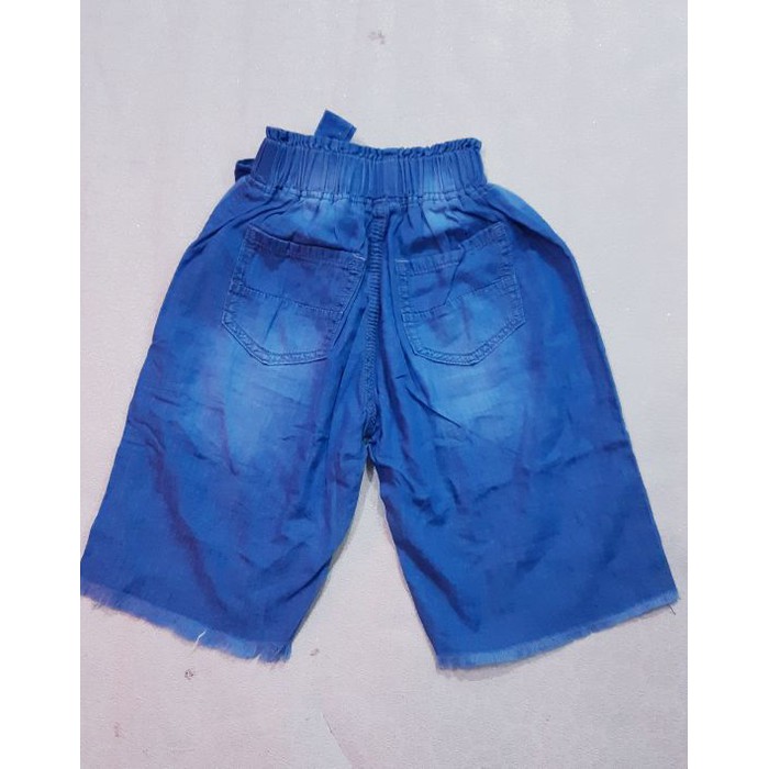 Quần jean lửng suông cho bé gái