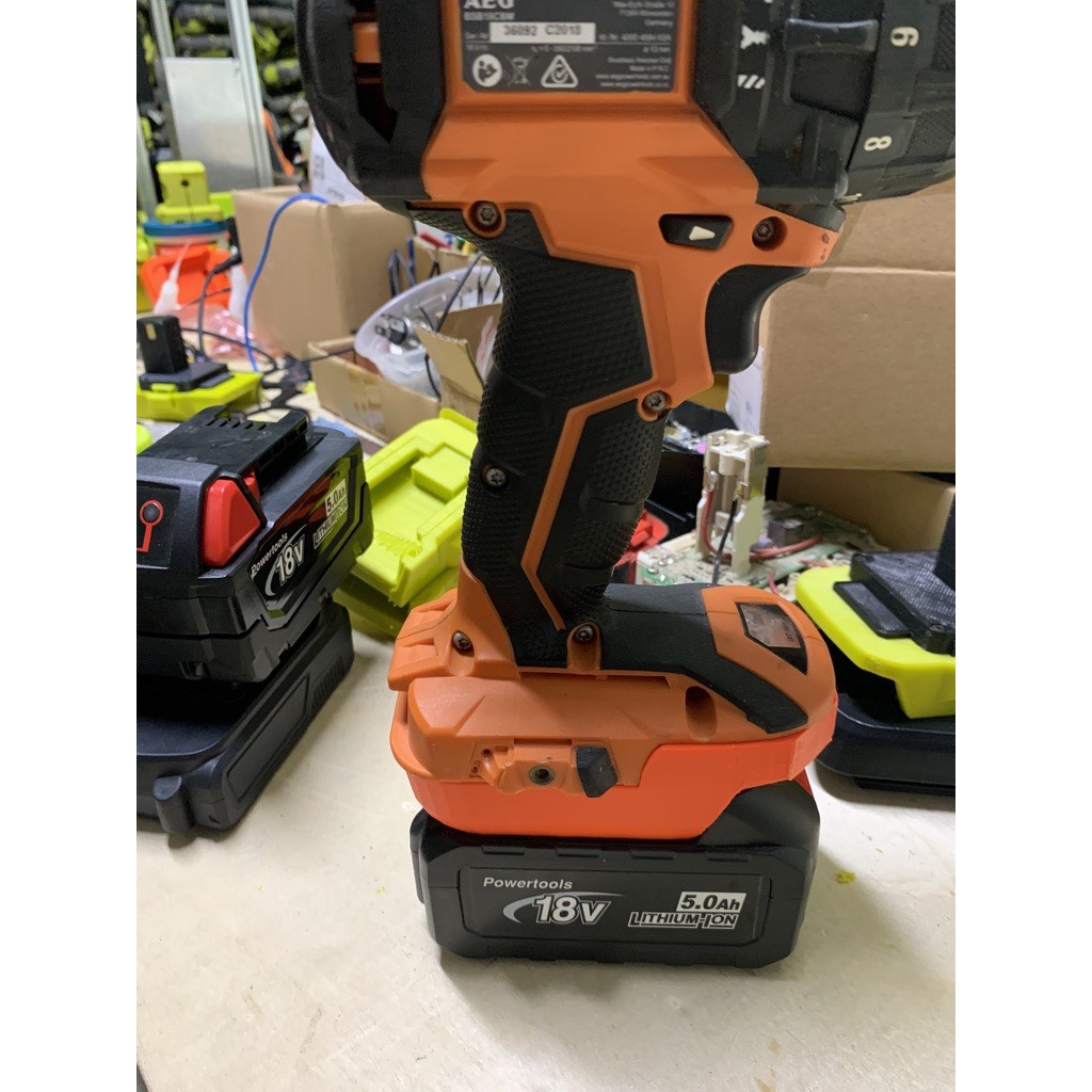 Đế chuyển pin Makita dùng cho máy AEG Ridhid