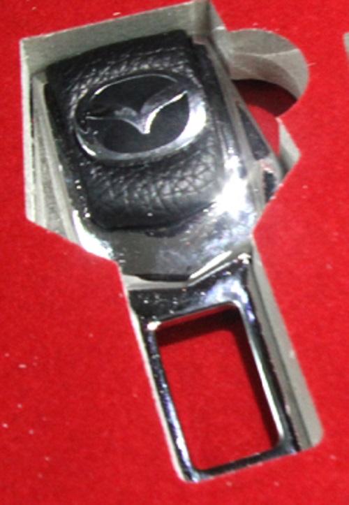 [Hỗ trợ lắp đặt khách Hà Nội] Chốt cài dây an toàn theo xe Mazda