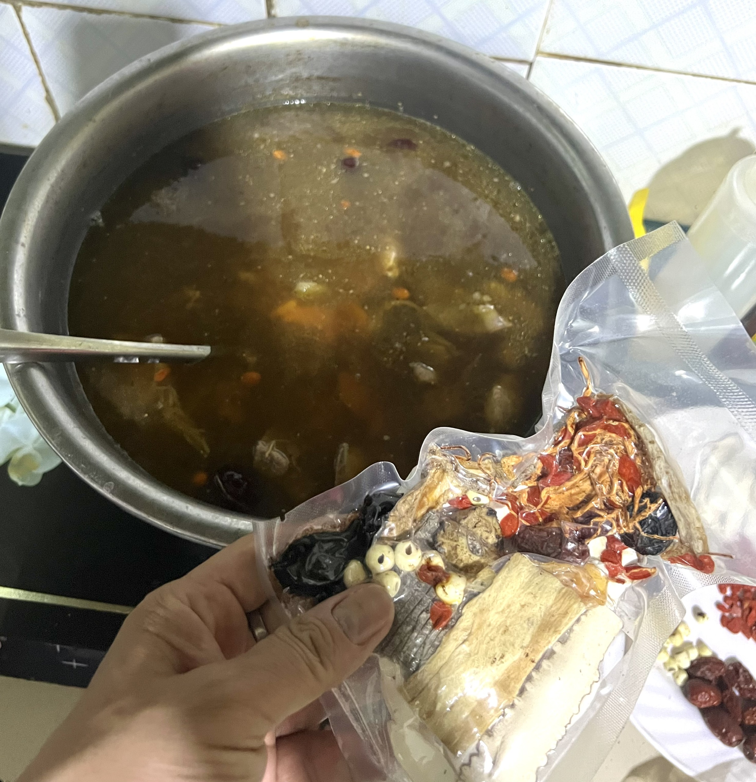 Gói TIỂM GÀ thảo dược thuốc bắc 120g