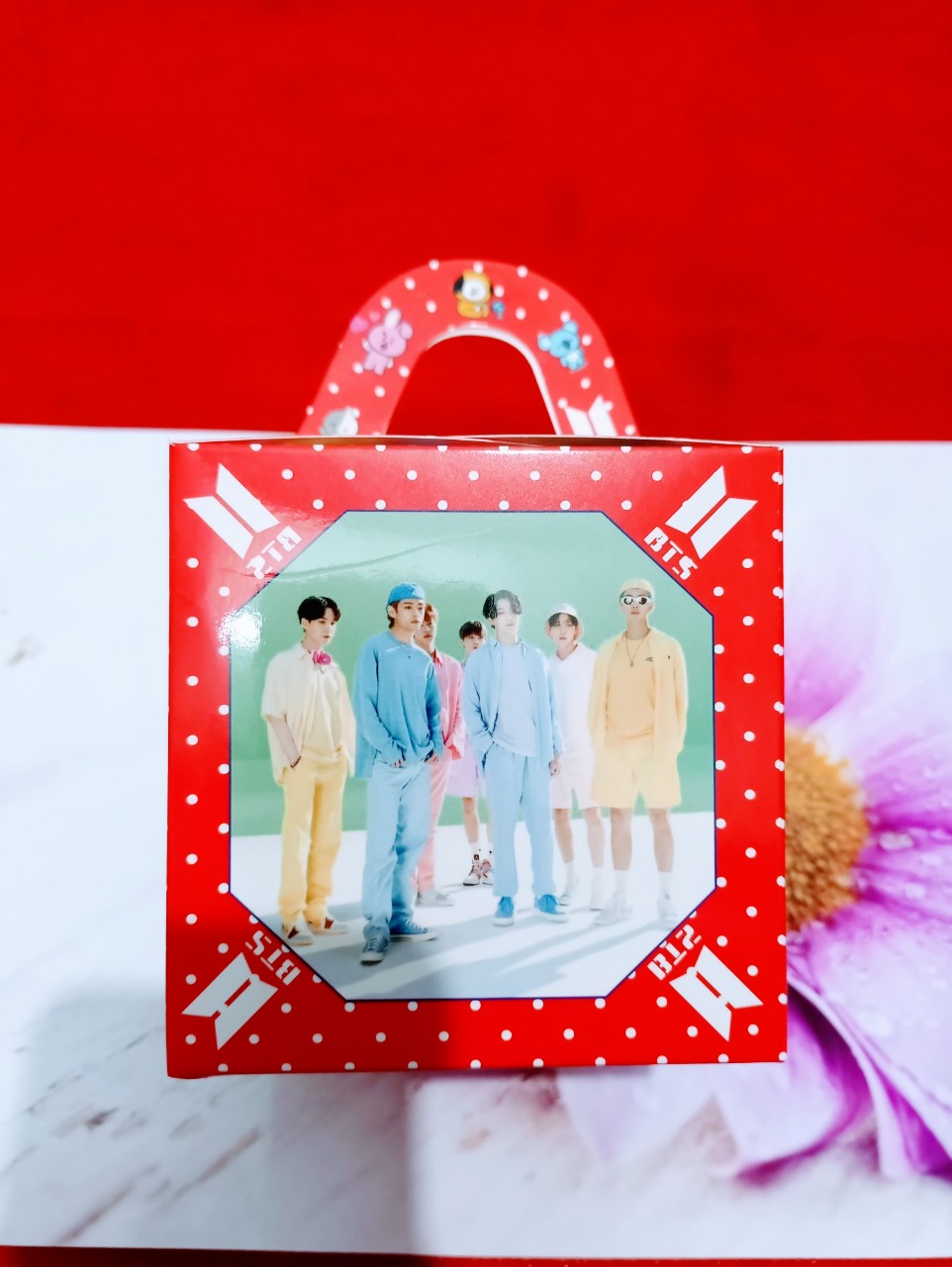 Vỏ hộp để đựng quà BTS