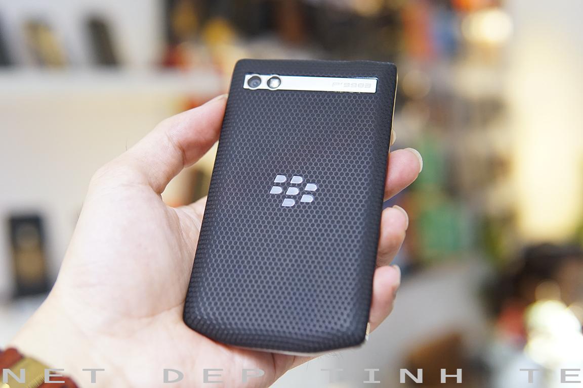 Miếng dán Film 3M vân Matrix màu đen F2 cho BlackBerry Porsche Design 9983