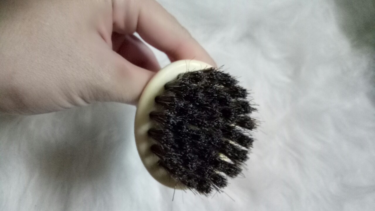 Cọ phủi tóc xỏ ngón barber
