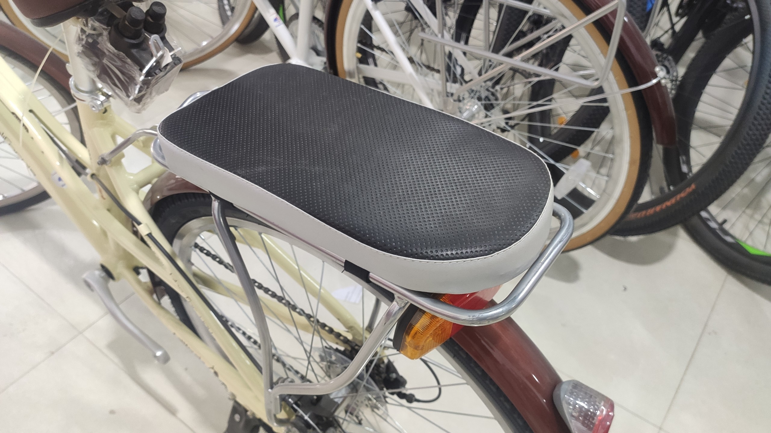 Đệm yên sau xe đạp