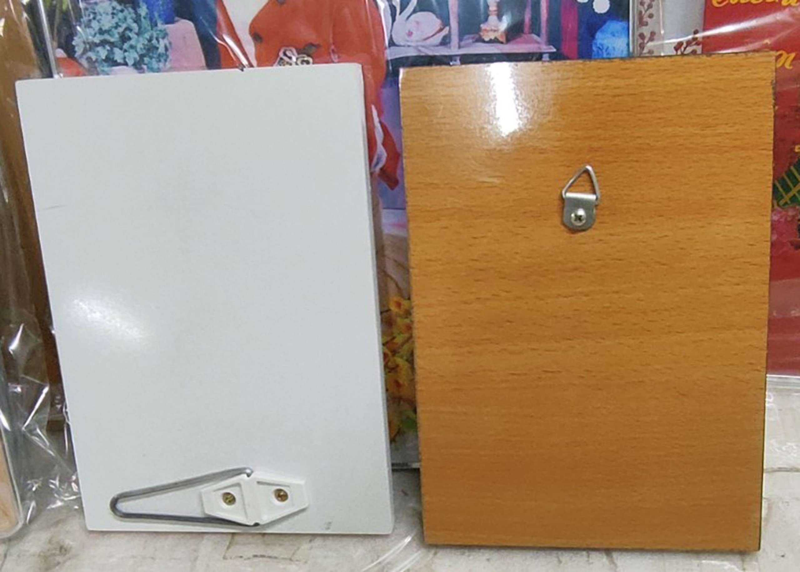 Ảnh ép gỗ in lụa cỡ 13x18 cm.