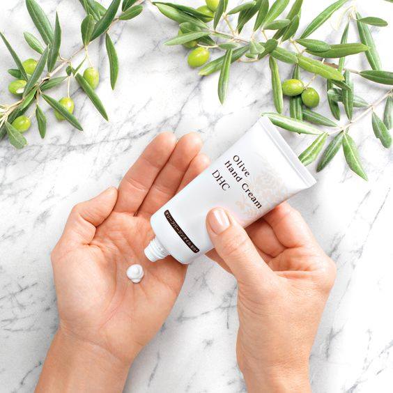 Kem dưỡng da tay DHC Olive Hand Cream 55g