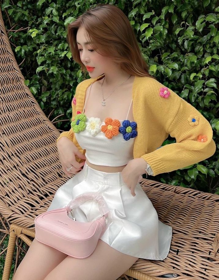 Áo kiểu 2 dây phối bông vải ren cao cấp.