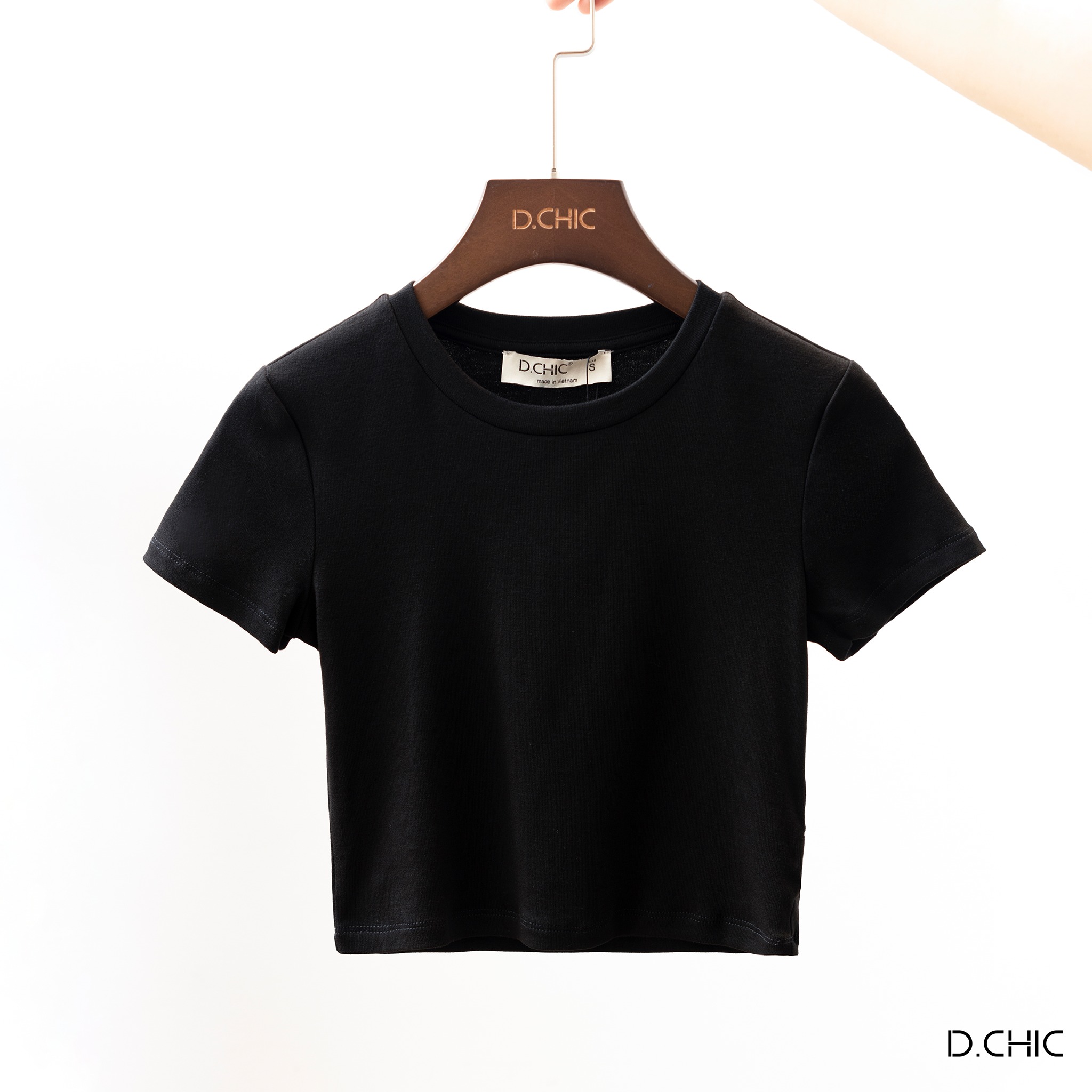 Áo phông croptop trơn basic D.CHIC MS: 186009