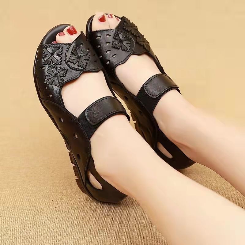 ＜802＞Phụ Nữ Trung Niên Và Cao Tuổi Đế Bằng Bít Mũi Đế Rỗng Gân Bò Dép Cho Mẹ Giày Lỗ Nữ Đế Mềm Da Th