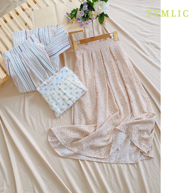 Chân váy midi họa tiết xếp ly TYMLIC