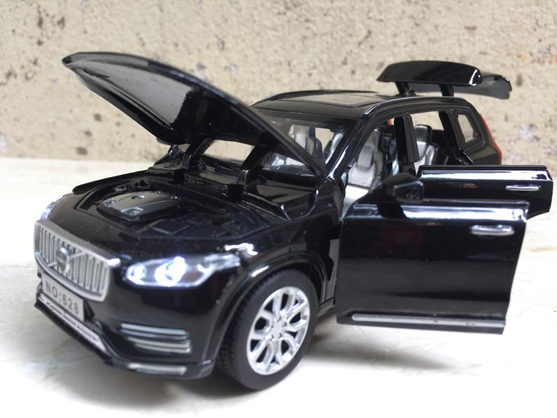 Mô hình xe ô tô volvo xc90 1:32