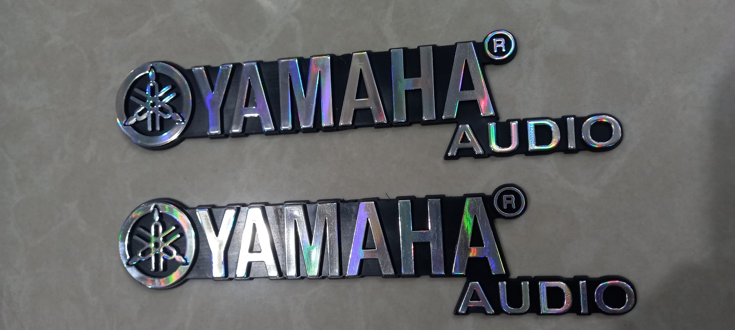 Tem Dán Thùng Loa Yamaha ( Trắng Crom 1 bộ 28k)