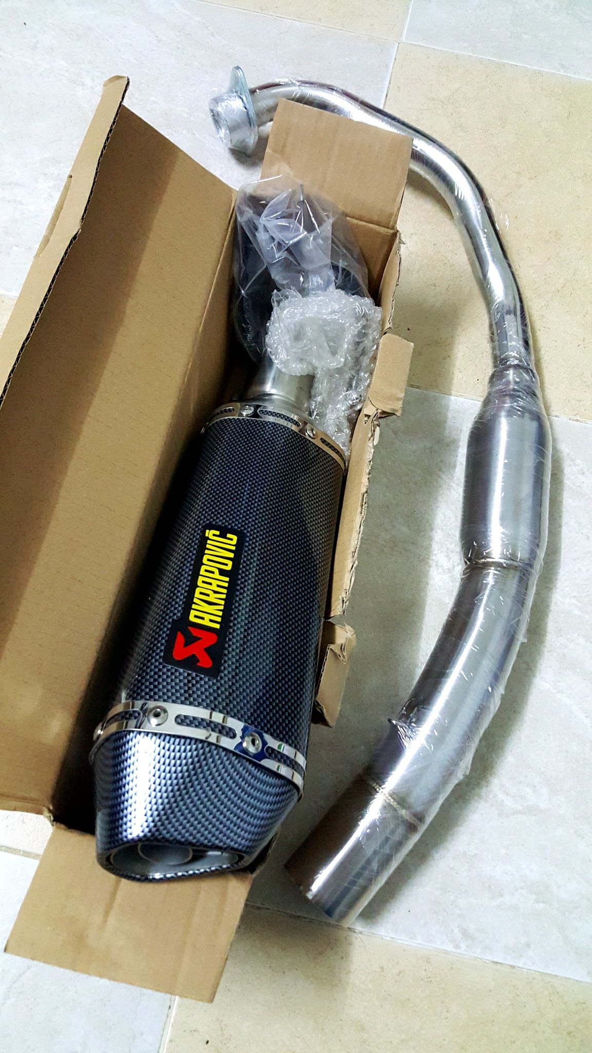 PÔ AKRAPOVIC CACBON FULL CỔ BẦU ( Tặng kèm BÁT CHỐNG GẮN HỤT PÔ ĐỘ).