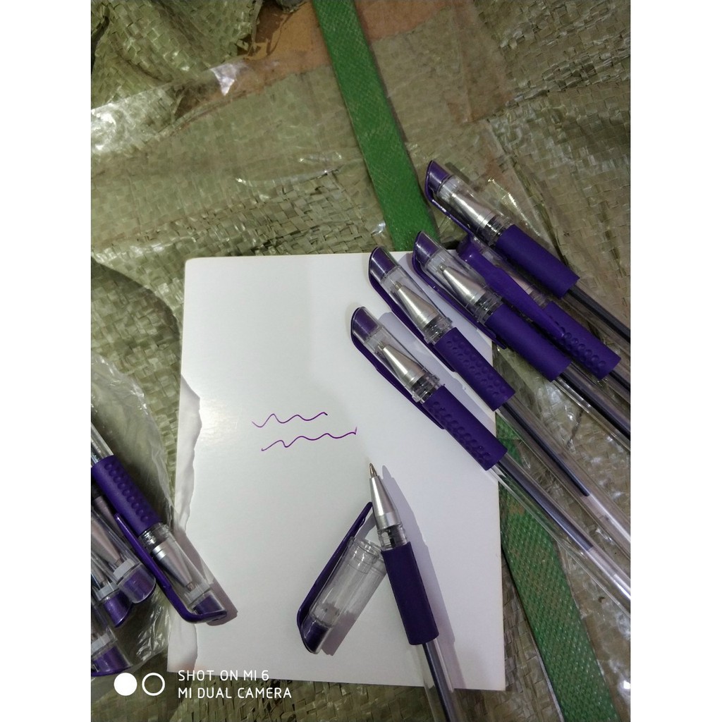 Set 10 bút bi nước 3 màu Đen đỏ tím