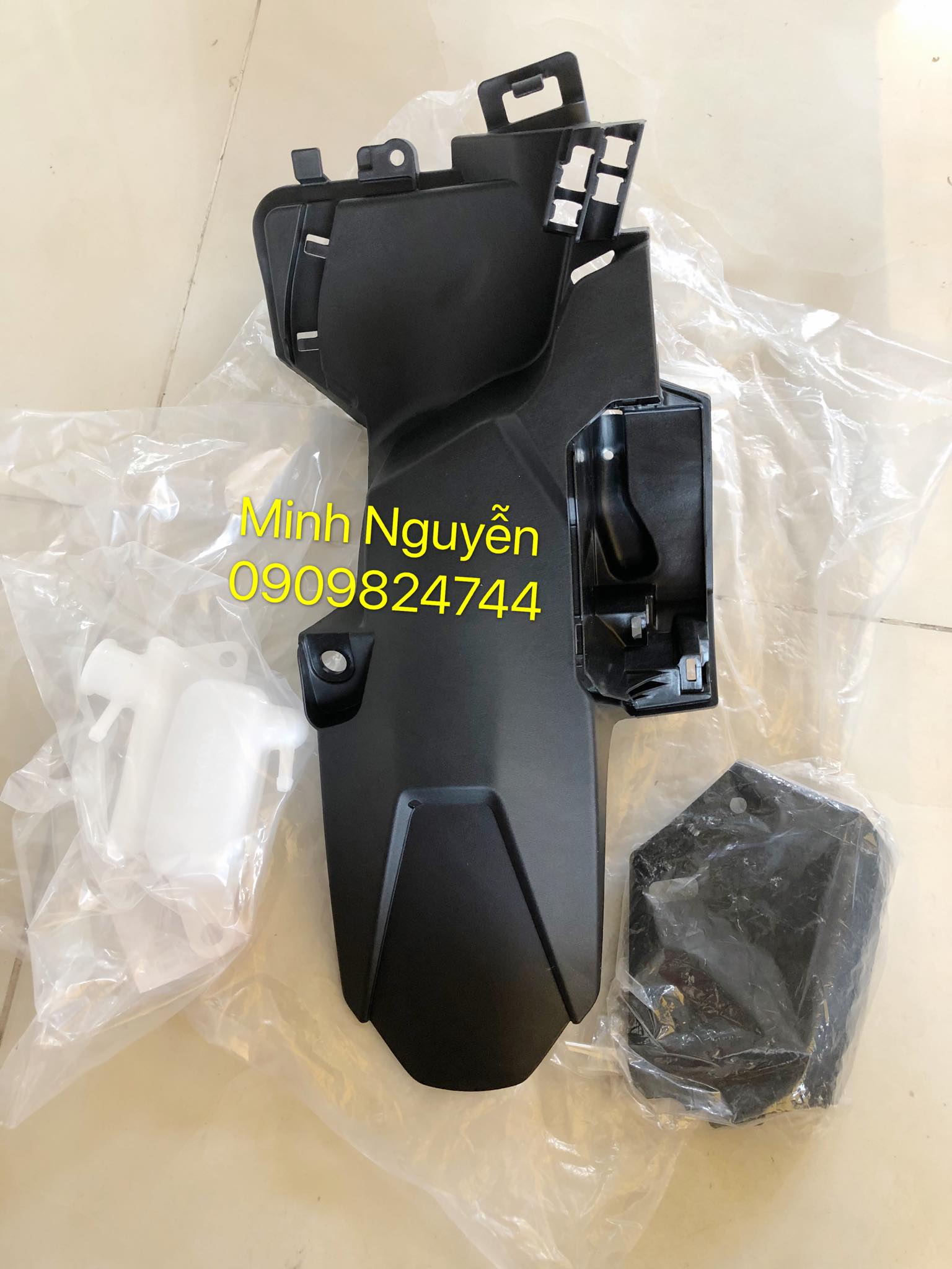 Dè sau chắn bùn Vario, Click chính hãng honda