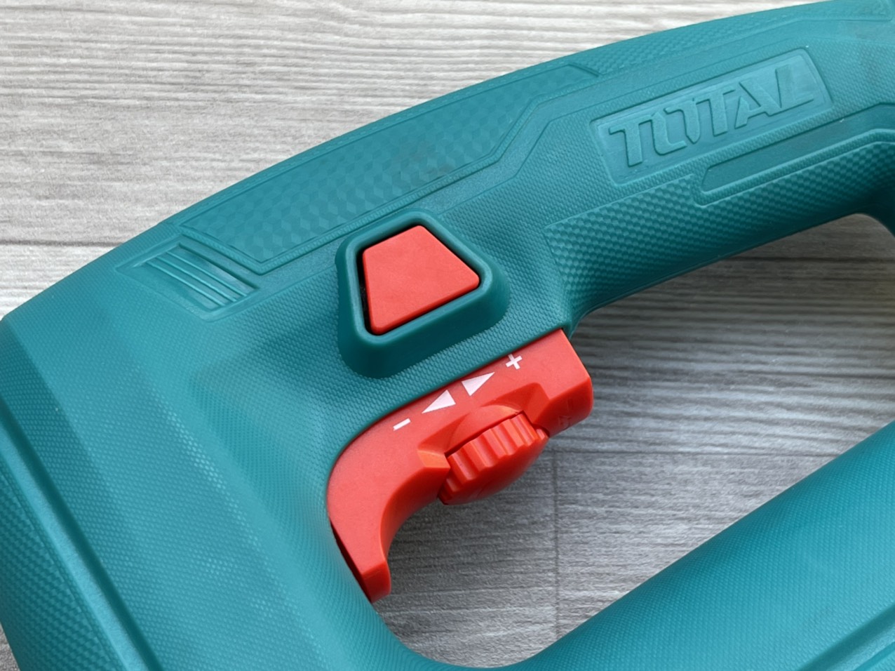 [HCM]Máy cưa lọng Total 400W TS2045565 ( TẶNG KÈM 5 LƯỠI CƯA GỖ )