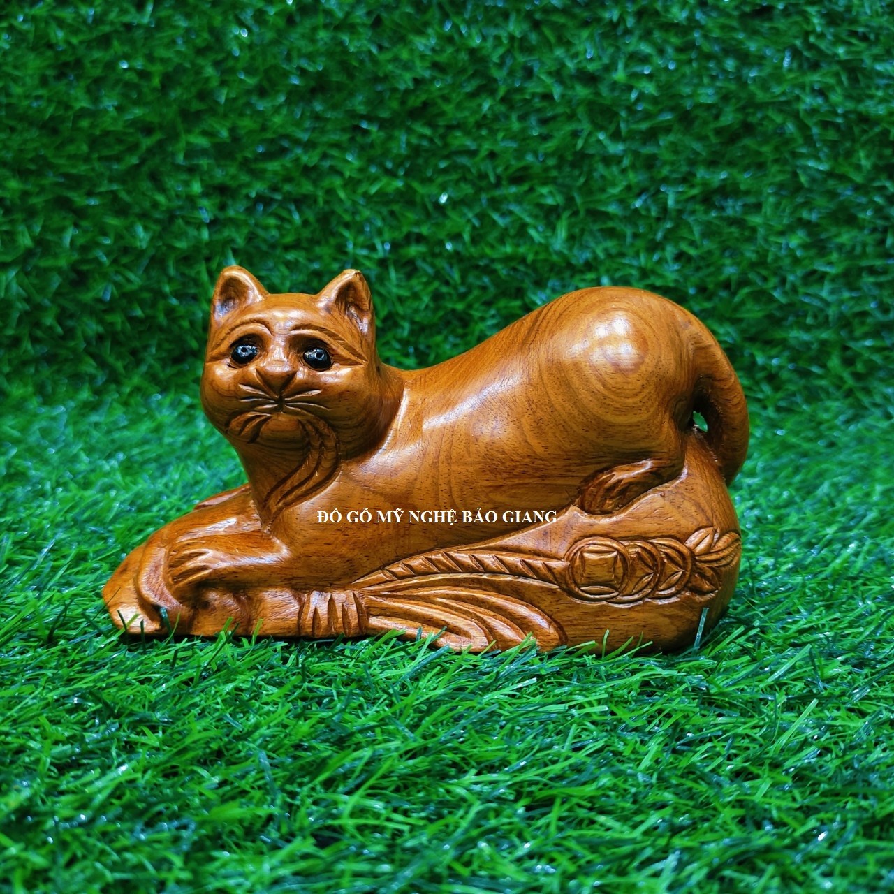 Tượng con mèo gỗ hương 15 cm