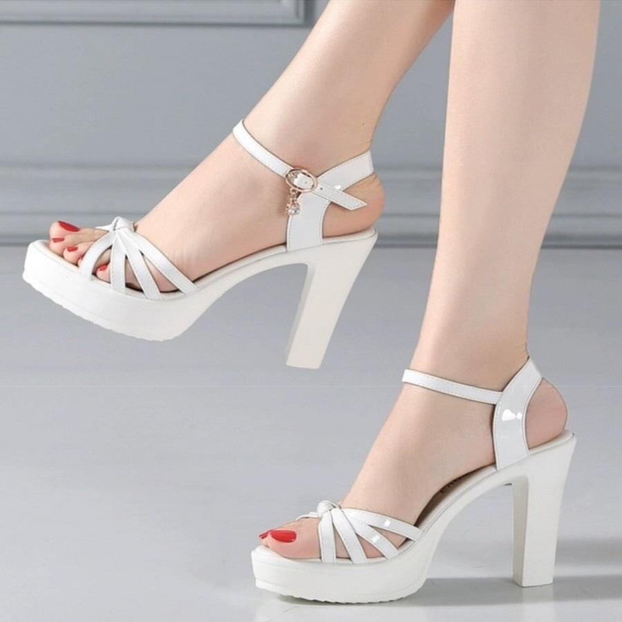 High-Quality 10F Strappy High-Heeled Sandals