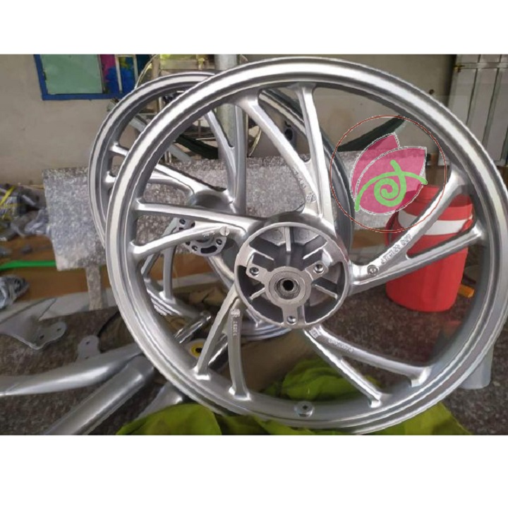 SƠN SAMURAI COMBO SƠN CẶP MÂM MÀU BẠC ÁNH KIM, BẠC LẤP LÁNH 1701 GỒM 4 CHAI SƠN