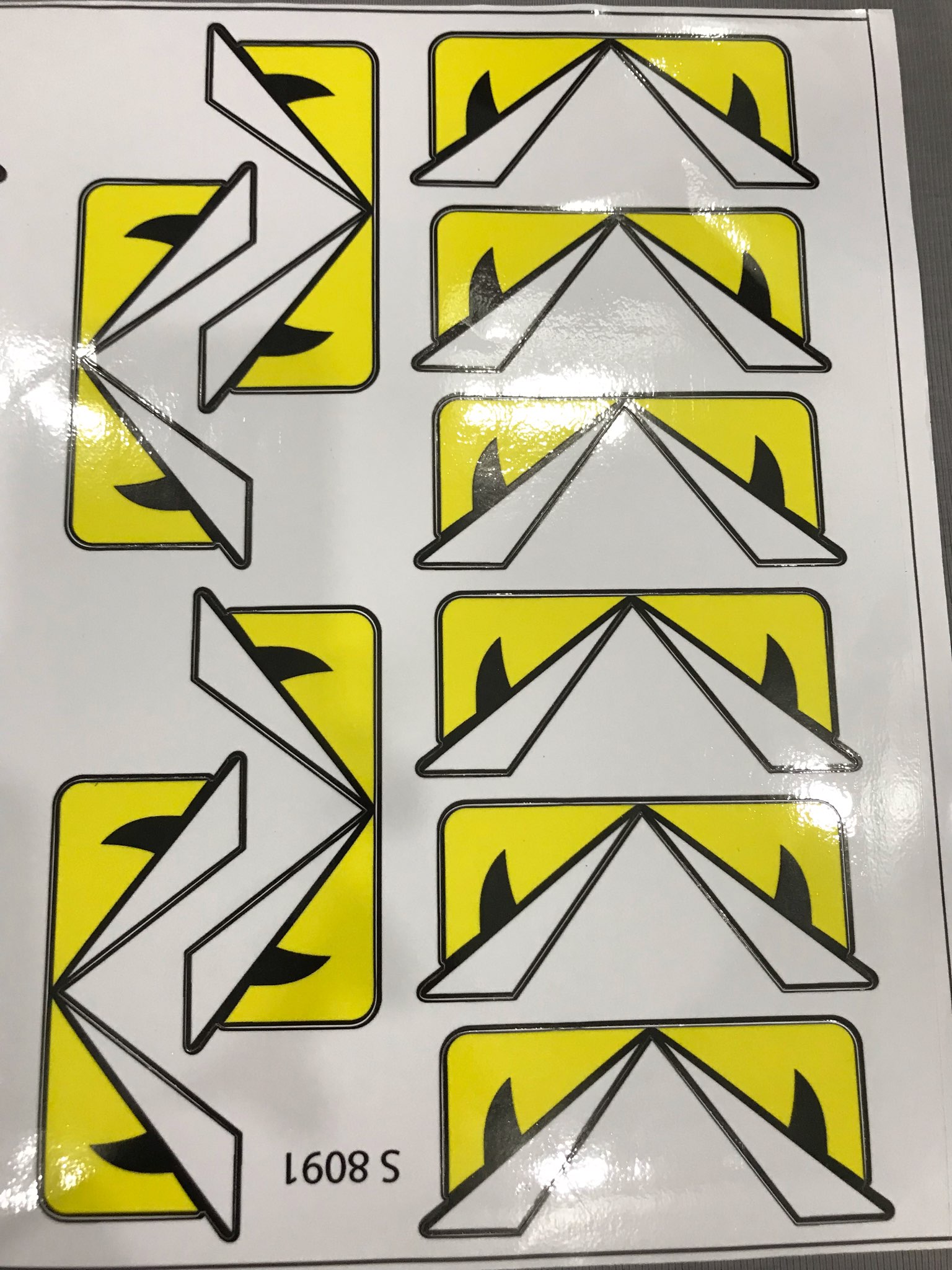 Nguyên Tấm(10 cặp mắt) tem giấy mắt cú vàng dán trang trí xe máy nón bảo hiểm giá hạt dẻ