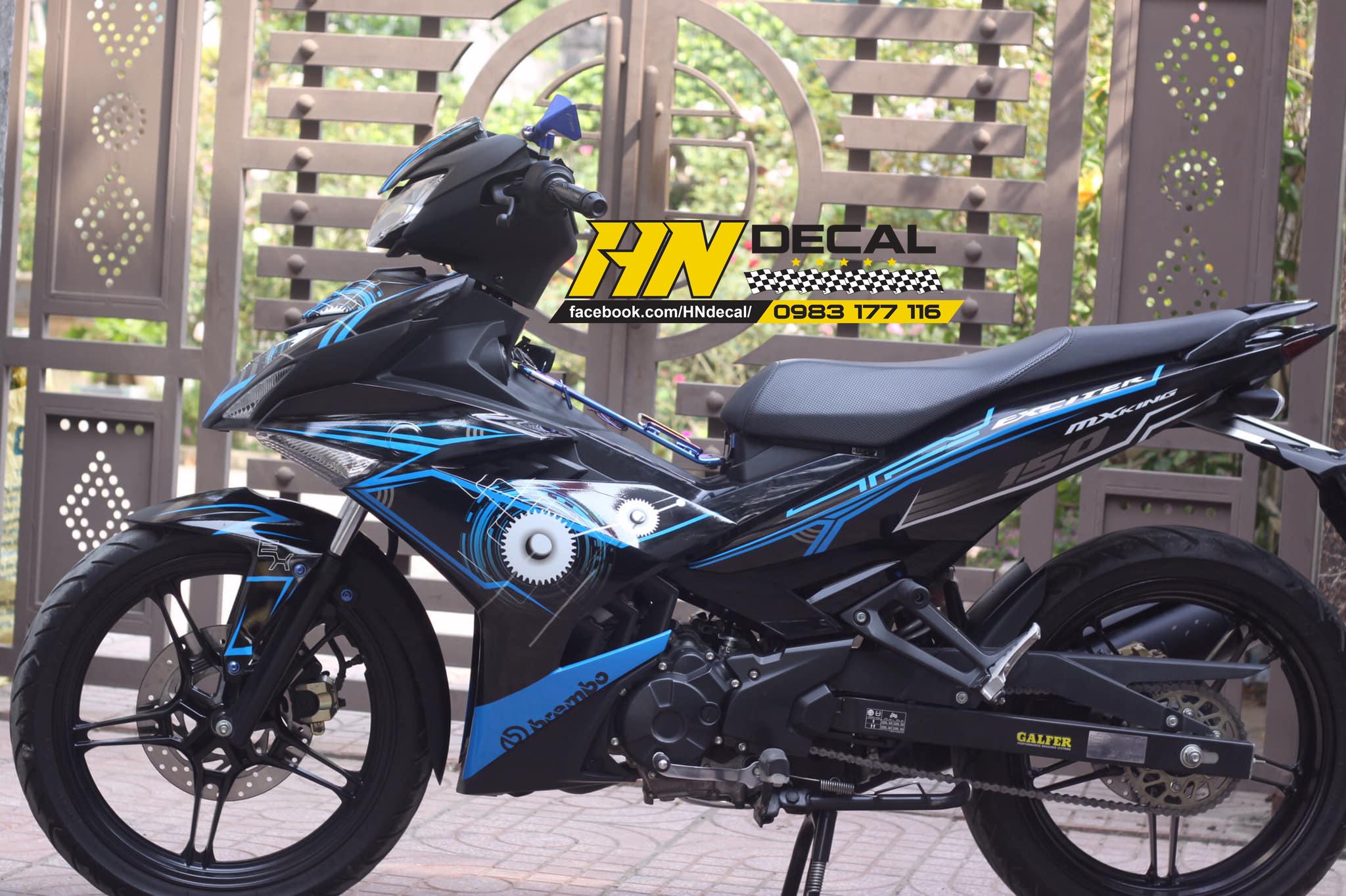 Tem trùm exciter 150 đen bóng chỉ xanh