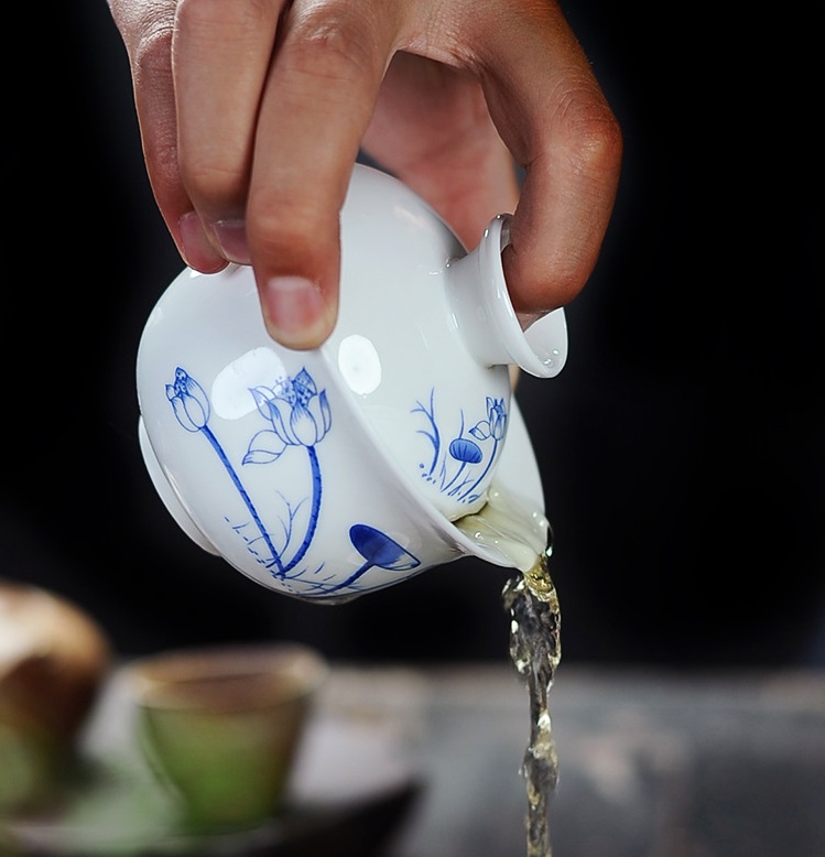 Chén Khải Pha Trà Bằng Sứ Trắng Bạch Định Thấu Quang