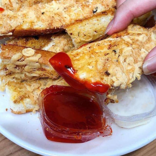 [HCM]Bánh mì nướng bơ phô mai ( 3 loại sốt )