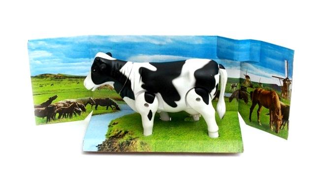 Bò sữa biết đi phát nhạc vui nhộn cho bé