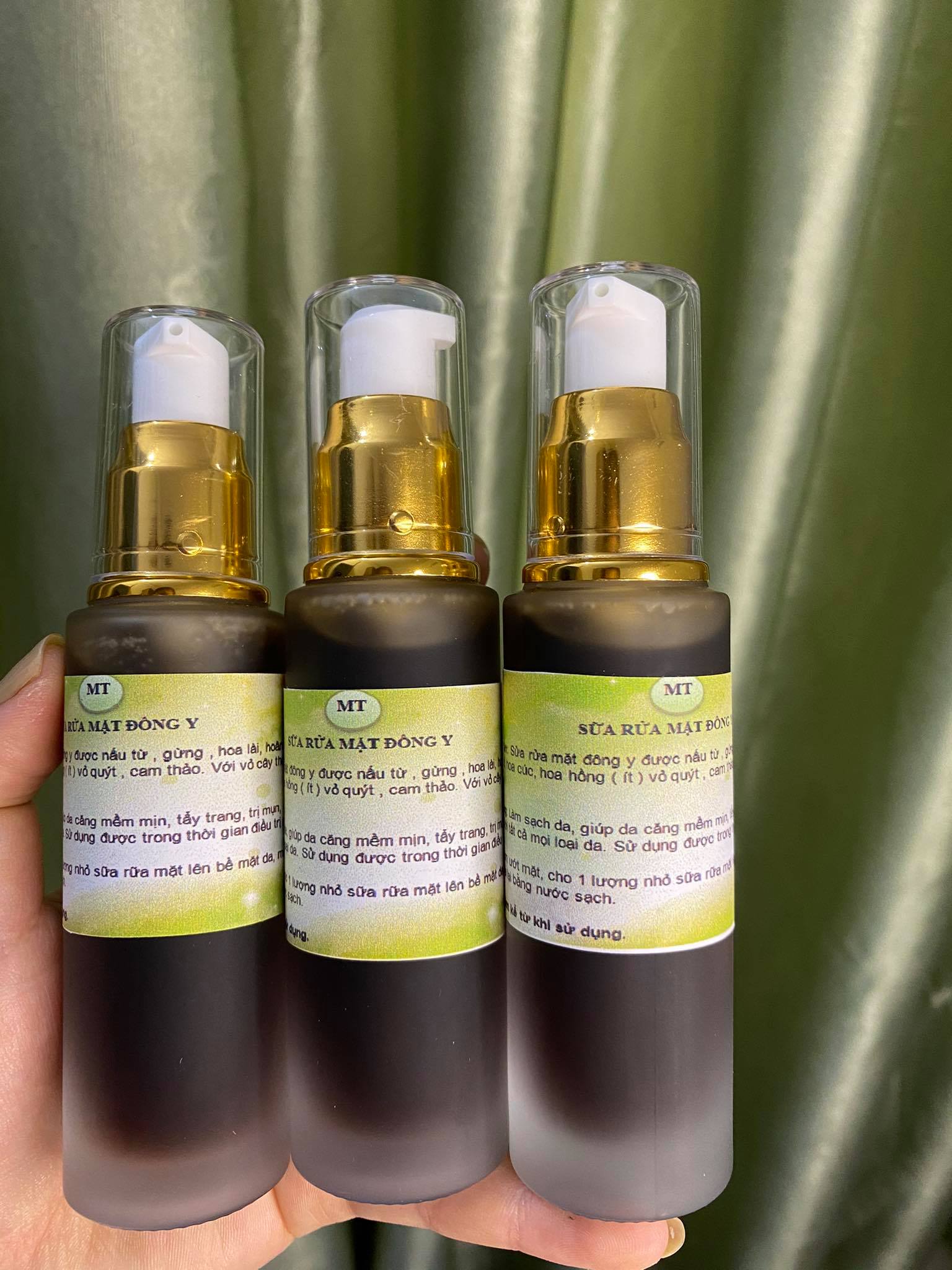 SỮA RỬA MẶT MT sạch da, sạch mụn