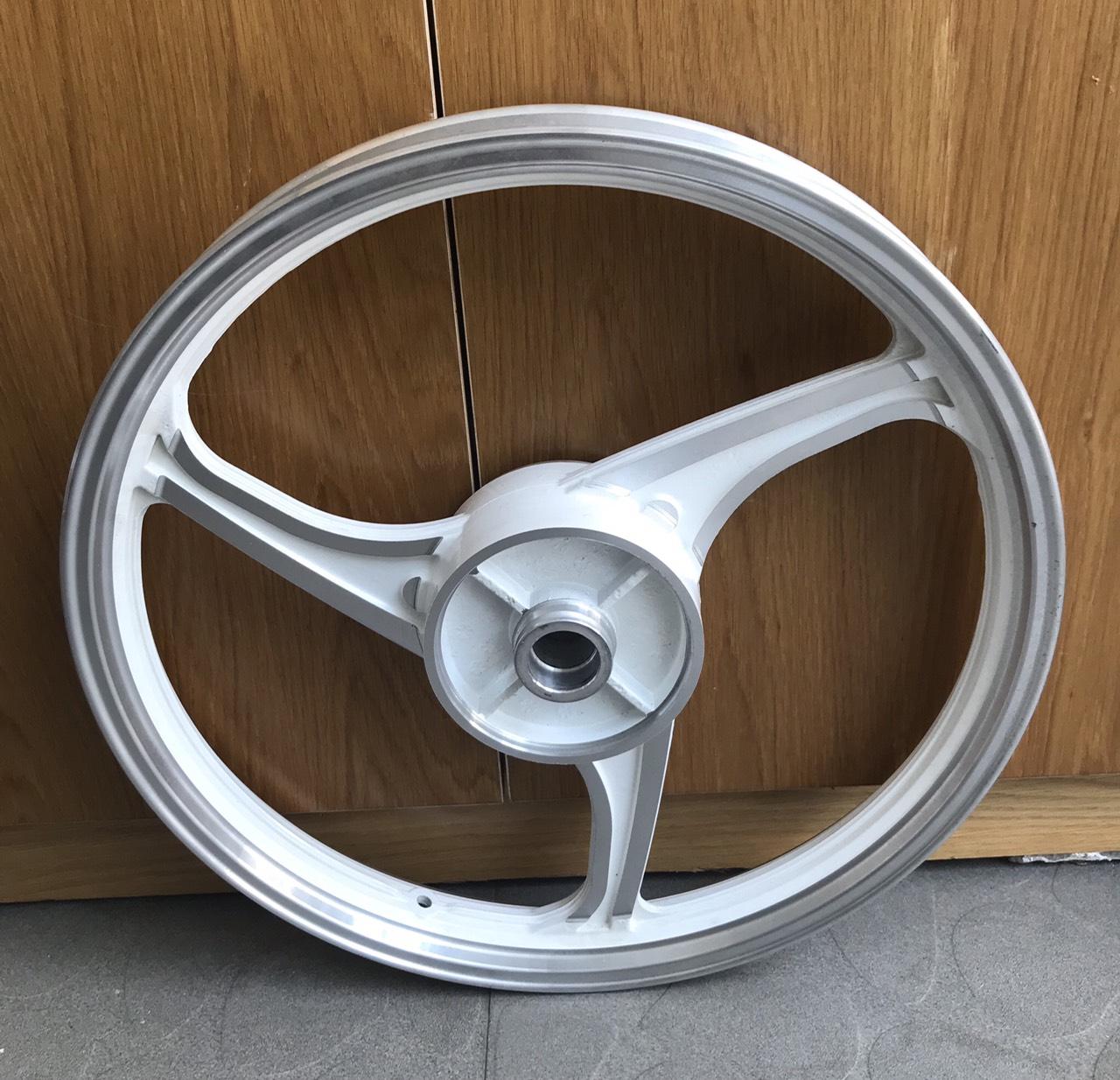 BÁN LẺ 1 CÁI MÂM-VÀNH ĐÚC TRƯỚC HOẶC SAU 3 CÂY ĐÙM-PHANH CƠ SÀI MÁ ĐÙM DREAM THÁI RÁP LÊN ZIN THEO XE KHÔNG CHẾ CHÁO,XE KHÁC CẦN CHẾ VÀ THAY MÁ(1 CÁI)