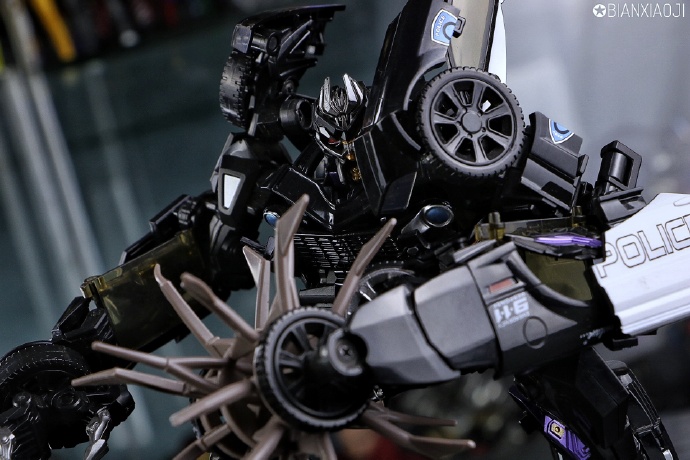 Mô hình [có sẵn] Transformers Decepticon LS02 BMB Barricade