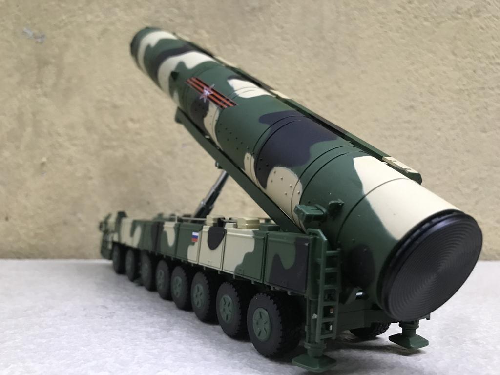 [HCM]Mô hình xe xe quân sự  Topol-M  1:64