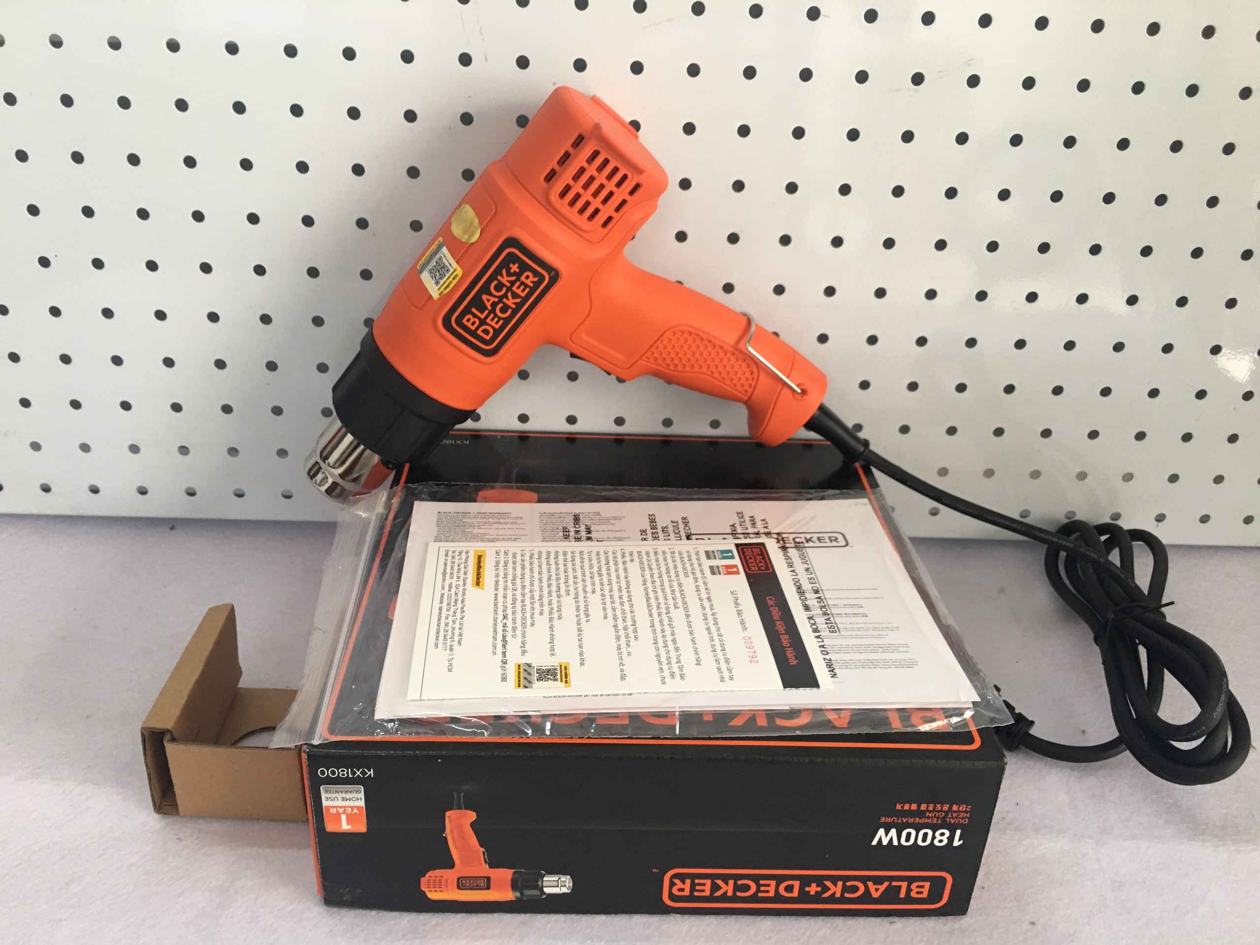[HCM]Máy Thổi Hơi Nóng Black&Decker KX1800 (1800W)