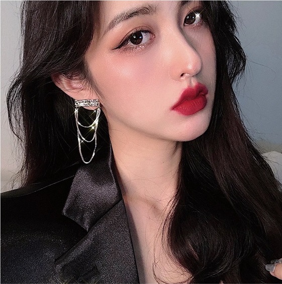 Bông tai thanh ngang đính tua rua sành điệu BT202