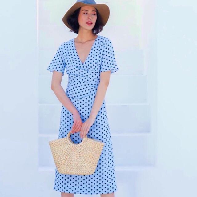 Đầm blue bi xanh đen cổ V
