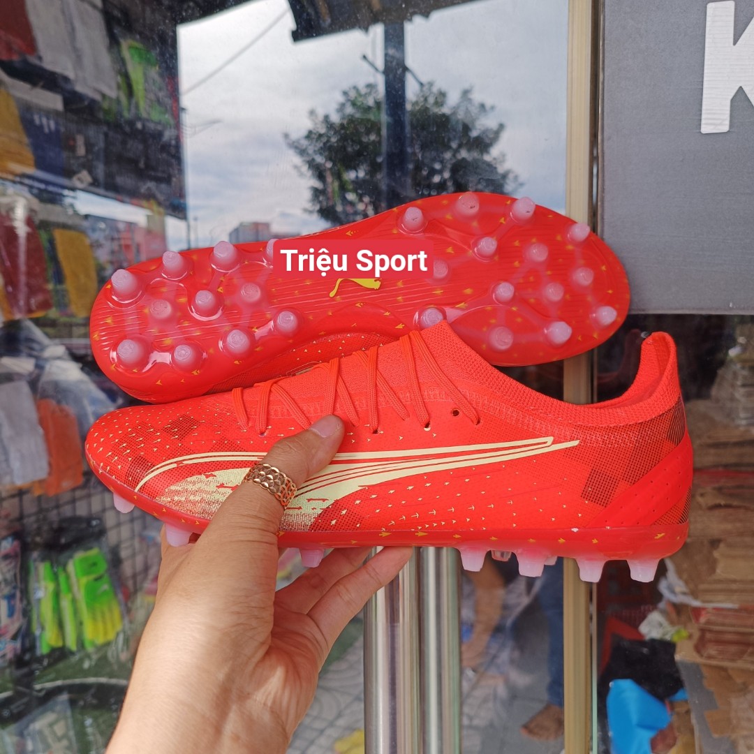 giày đá bóng puma ultra Mg ( tặng tất + túi rút + hộp )