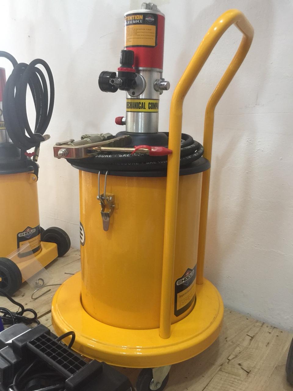 [HCM]MÁY BƠM MỠ KHÍ NÉN 20L kocu GZ10