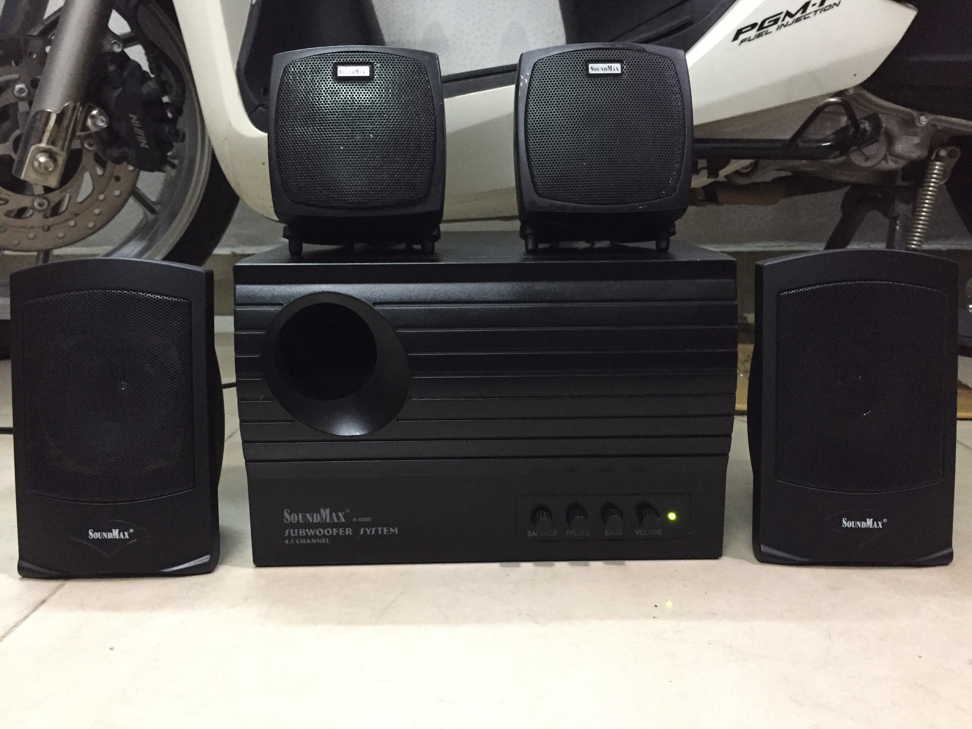 Bộ loa soundmax a5000/ a4000 4.1 da qua su dung #