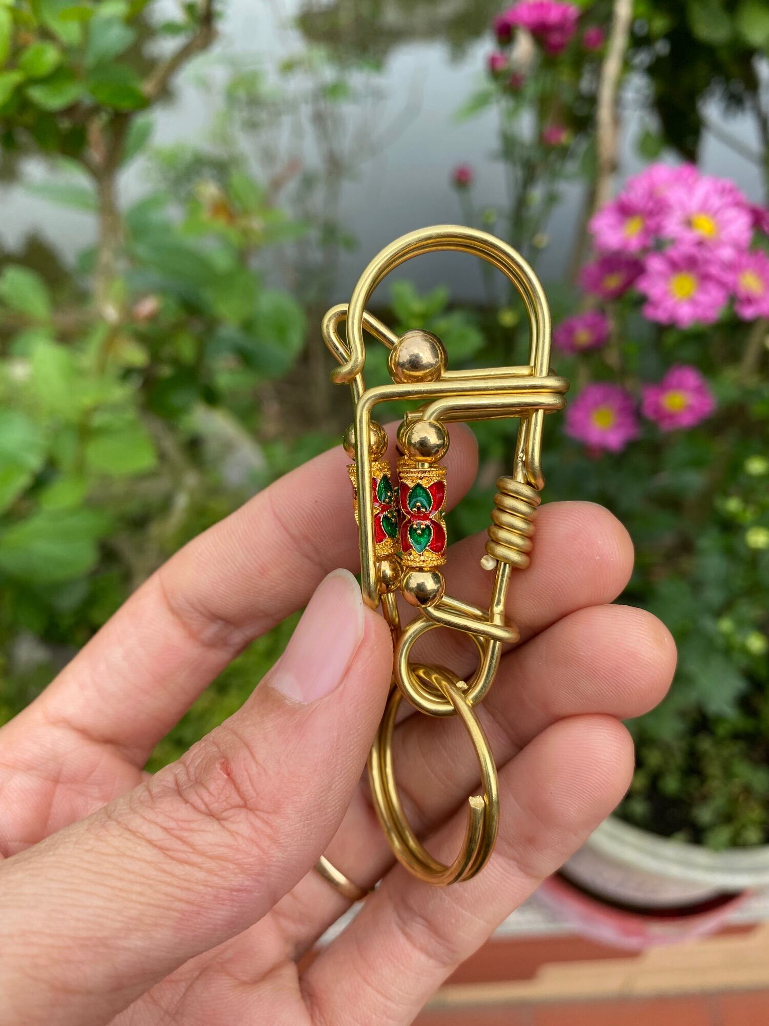 Móc khóa đồng handmade độc lạ