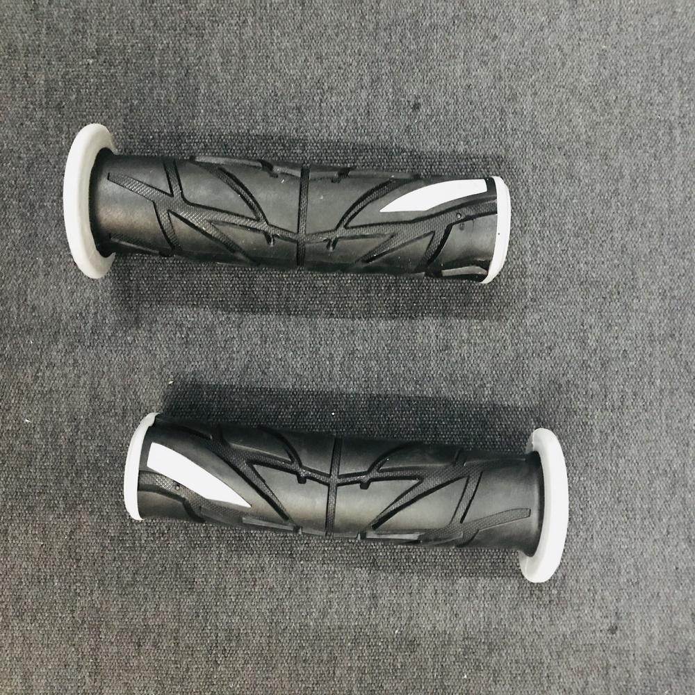 CẶP Bao tay xe máy MẪU MÃ TRẺ TRUNG siêu các tính gắn các loại xe máy hiện nay (SPI màu trắng)