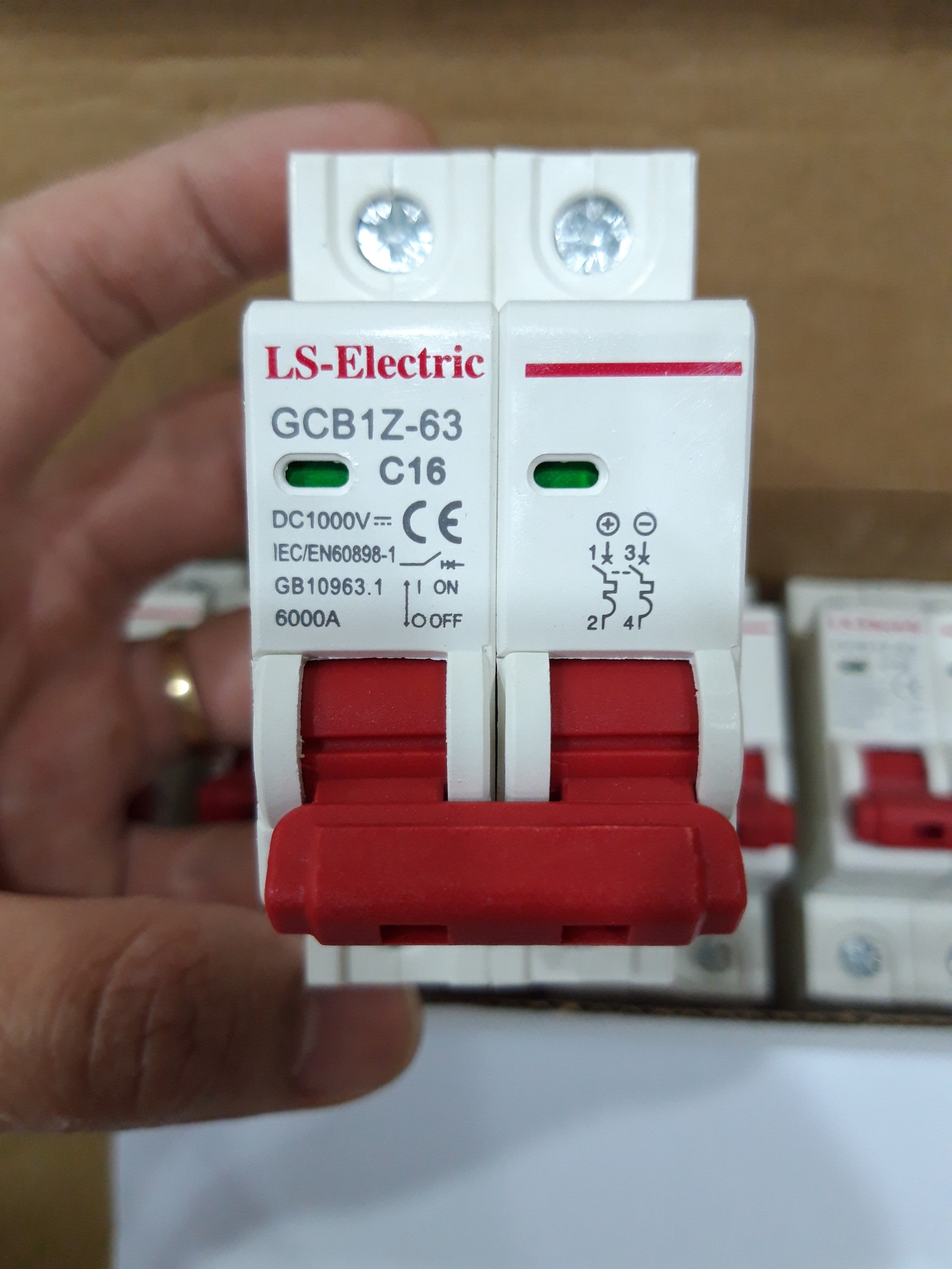 Aptomat CB DC 1000V bộ ngắt mạch một chiều DC 1000V 2P 16A 25A 32A 63A LS-Electric HÀNG THƯƠNG HIỆU CAO CÂP - LS-ELECTRIC